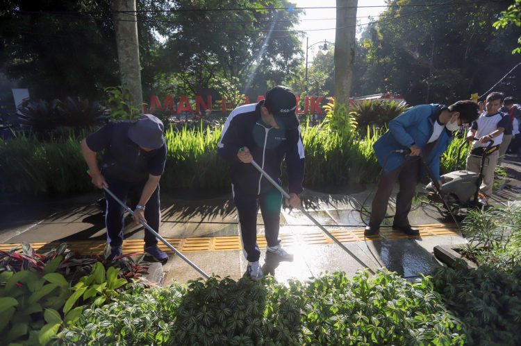 Lomba Adipura Hingga Perapian Kabel Semarakan HJKB 213