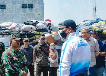 Sekda Dorong Tumpukan Sampah di TPS Pasar Induk Gedebage Segera Ditangani