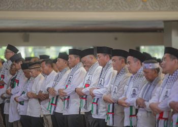 Ribuan Warga Kota Bandung Gelar Istighosah dan Salat Ghaib untuk Palestina