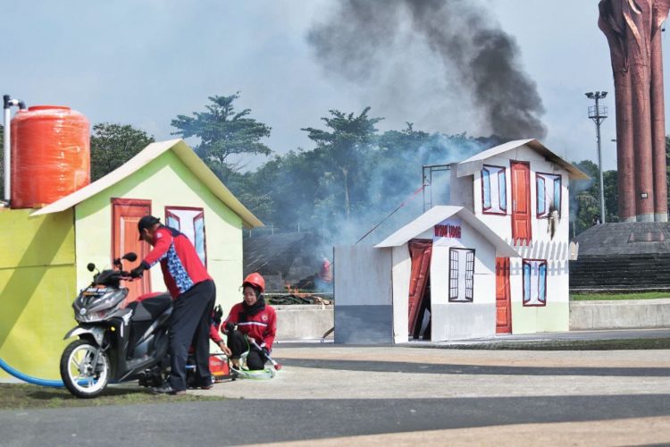 Tingkatkan Partisipasi Aktif Masyarakat dalam Penanggulangan Kebakaran, Redkar Kota Bandung Dikukuhkan