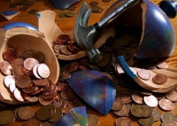 BI Temukan Bukti Orang Indonesia ‘Makan Tabungan’, Gaji Hanya untuk Bayar Utang