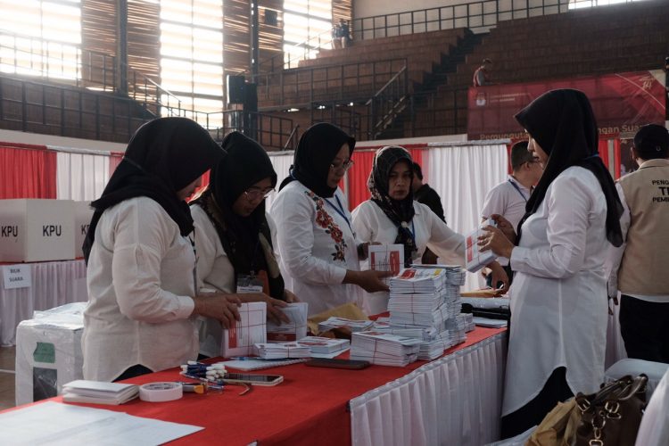 Edukasi Petugas KPPS dan Pemilih, KPU Kota Bandung Gelar Simulasi Pungut-Hitung Suara