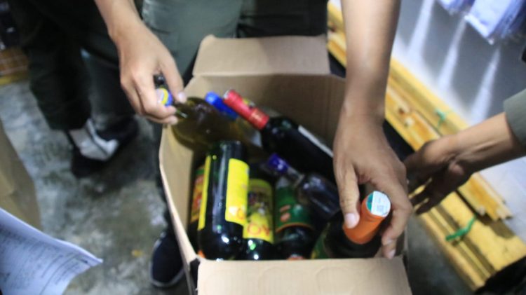 Gelar Penertiban, Satpol PP Amankan Ratusan Minuman Beralkohol Ilegal