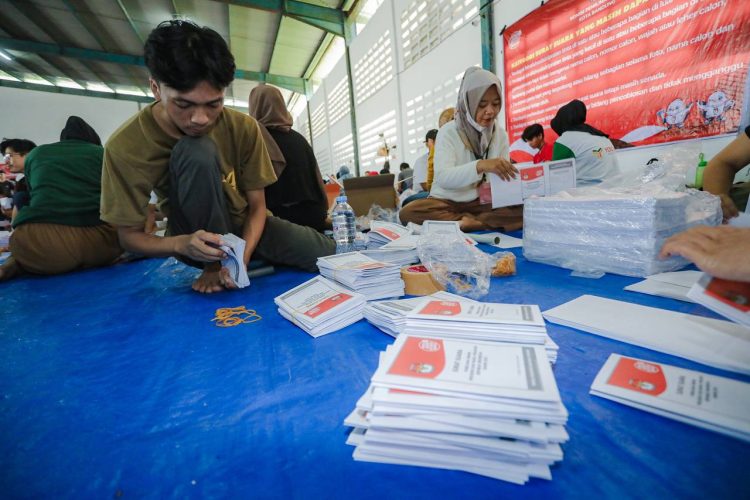 Pj Wali Kota Bandung Optimis Sortir Lipat Surat Suara Selesai Tepat Waktu