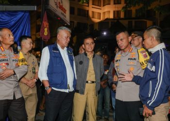 Tinjau TPS, Pj Wali Kota Bandung Suntik Semangat Para Petugas