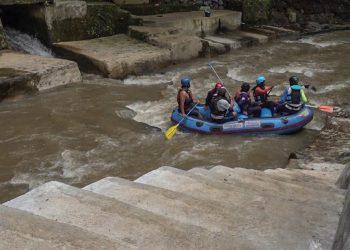 Jenazah Dua Santri yang Hanyut di Sungai Cikapundung Ditemukan, Pj Wali Kota Bandung Sampaikan Duka Mendalam