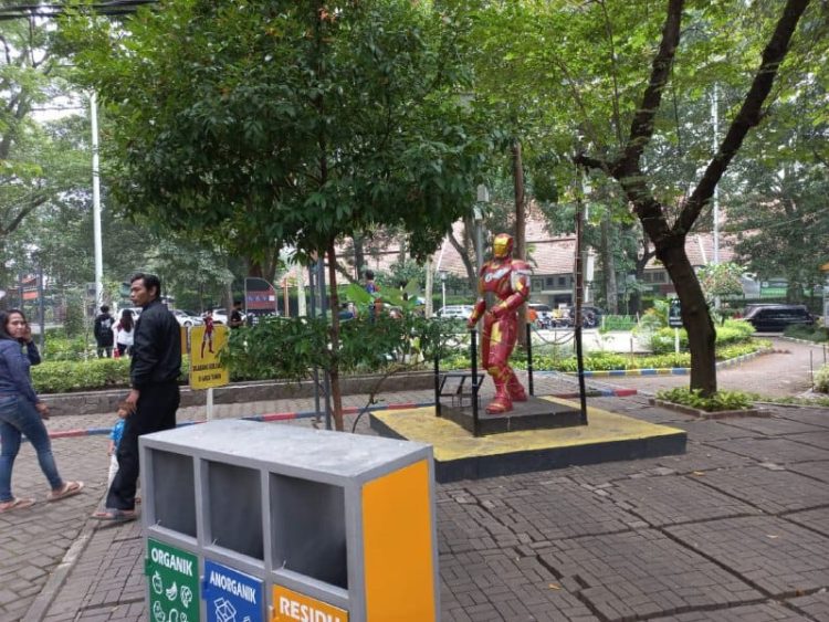 Hanya di Bandung, Taman Tematik Dijaga Superhero