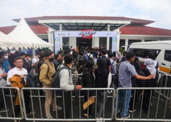 Ribuan Warga Antusias Ikut Job Fair 2024 Kota Bandung