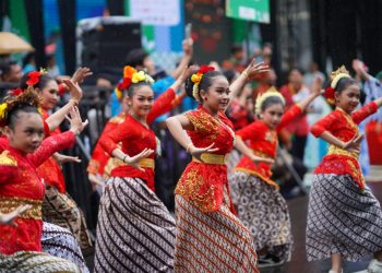 Serba-Serbi Hari Pertama KAA 2024: Fesyen Lokal, Sajak, Hingga Suara Kemerdekaan dari Kota Bandung