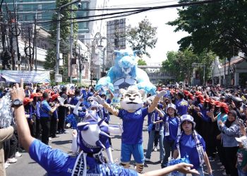 Kesbangpol Bandung Juara 1 Pawai Kendaraan Hias: Replika Maung Bandung Menjadi Sorotan Utama