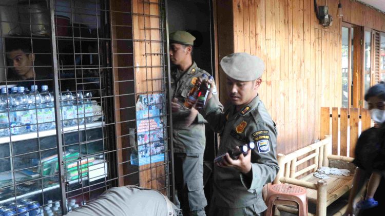 Penjualan Miras dan Obat-obatan Ilegal Terungkap dalam Operasi Justisi di Bandung