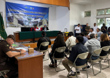 Pedagang Kaki Lima hingga Penjual Miras Ilegal di Bandung Dirazia