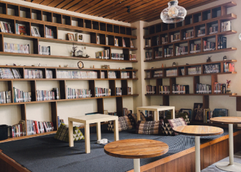 Spot Terseru Buat Pecinta Buku dan Cafe di Bandung, Cek Tempatnya!