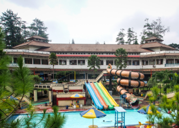 5 Kolam Renang dan Taman Air Terbaik di Bandung yang Ramah untuk Keluarga