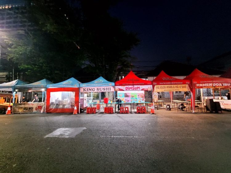 Diskop UKM Menata PKL di Lengkong Kecil untuk Kenyamanan Wisata Kuliner