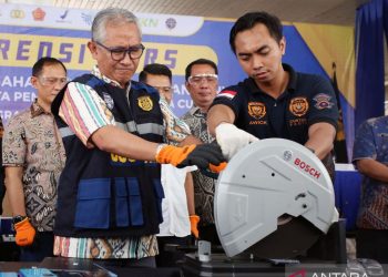 Bea Cukai Sita dan Musnahkan 102 Unit iPhone 16 Ilegal