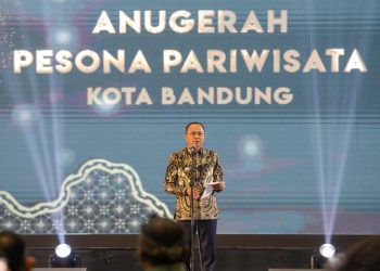 Para Pelaku Usaha Raih Anugerah Pesona Pariwisata Kota Bandung 2024