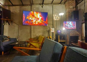 Rekomendasi Cafe Terbaik di Bandung untuk Nobar Timnas dan Persib