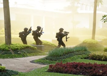 Pembebasan Sandera, Kopasgat TNI AU Gelar Latihan di Balai Kota Bandung