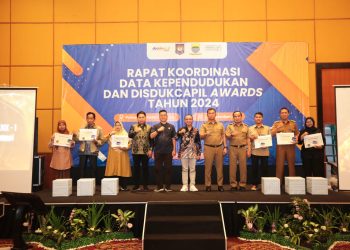 Penghargaan Disdukcapil 2024 untuk OPD dan Institusi Terbaik