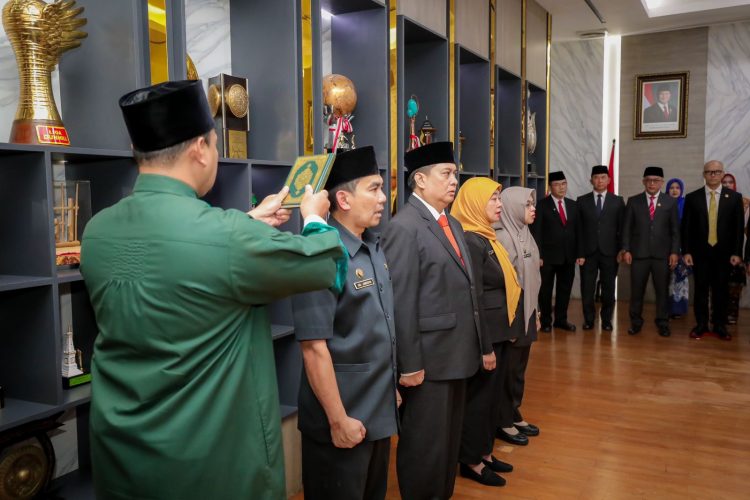 Iskandar Zulkarnain Resmi Dilantik Sebagai Penjabat Sekda Kota Bandung
