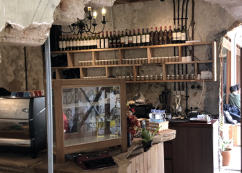 Rekomendasi Cafe Estetik dan Murah di Bandung, Bikin Nongkrong Makin Seru!