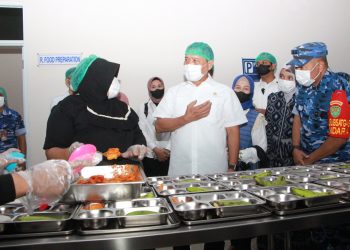 Lanud Husein Sastranegara Sambut Kunjungan Kepala Staf Kepresidenan Tinjau Program BGN