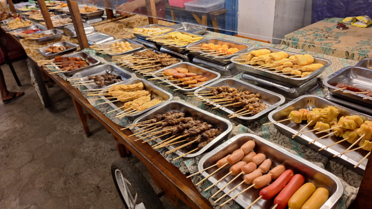 Rekomendasi Tempat Makan Murah Meriah dan Enak di Bandung!