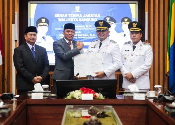 Serah Terima Jabatan Walikota Bandung: Farhan-Erwin Siap Jalankan Amanah