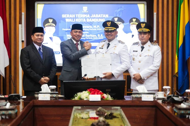 Serah Terima Jabatan Walikota Bandung: Farhan-Erwin Siap Jalankan Amanah