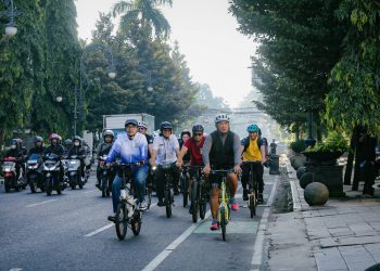 Tinjau Jalur BRT, Wali Kota Farhan Lakukan Simulasi Bersepeda dari Kosambi hingga Asia Afrika