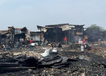 Kebakaran Hebat Landa Deretan Kios Kayu di Sukahaji, 45 Jongko dan 3 Rumah Warga Hangus