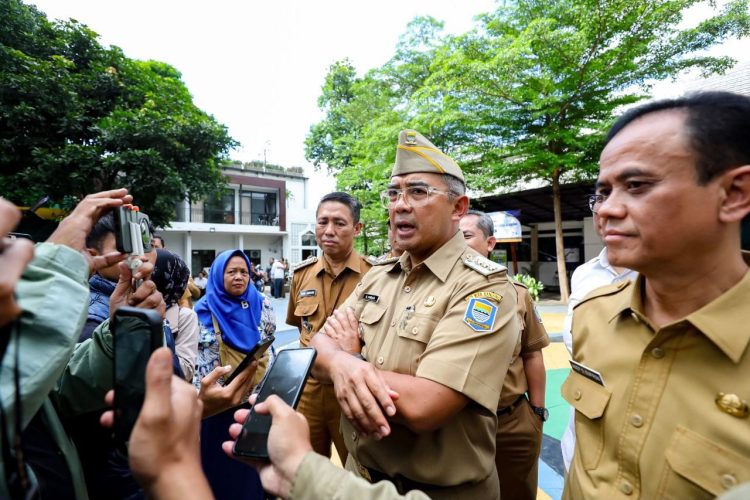 Pemkot Bandung Lepas 46 ASN Calon Haji, Erwin Titip Pesan Jaga Amanah di Tanah Suci
