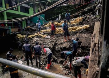 Wali Kota Bandung Minta Warga di Bantaran Sungai Segera Pindah: Jangan Tunggu Ada Korban Jiwa