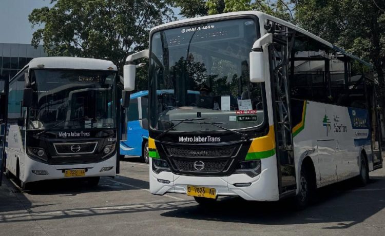 Ramai Dikeluhkan, Bus Metro Jabar Trans Koridor 5 Diprotes Warganet: Penuh, Kecil, dan Muter Jauh