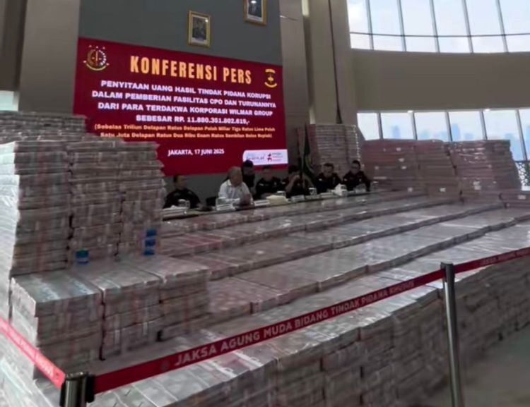 Kejagung Pamer Tumpukan Uang Rp11,8 Triliun Hasil Sitaan Kasus Ekspor CPO