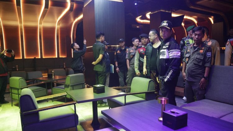 Tegas di Hari Besar! Tempat Hiburan Nekat Buka Saat 1 Muharam Disegel Satgas Yustisi