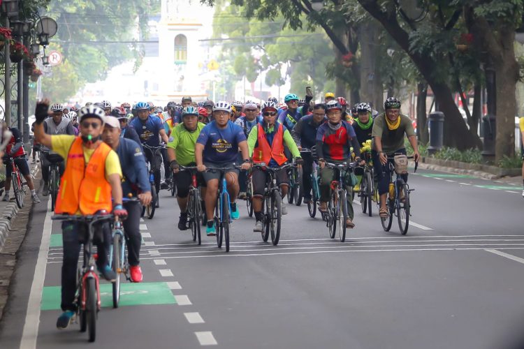 Asia-Afrika Kini Punya Jalur Sepeda “Lintas Benua”, Farhan: Bandung Siap Jadi Tuan Rumah Pesepeda Dunia