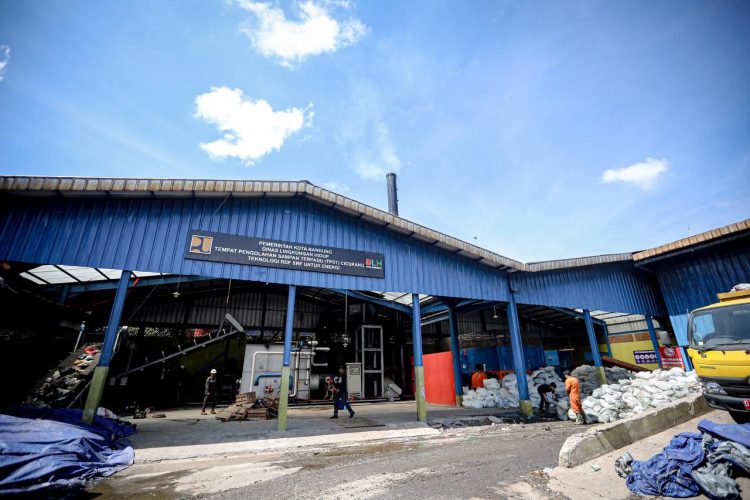 Tak Lagi Dibuang! TPST Cicukang Bandung Mengolah Sampah Jadi Bahan Bakar