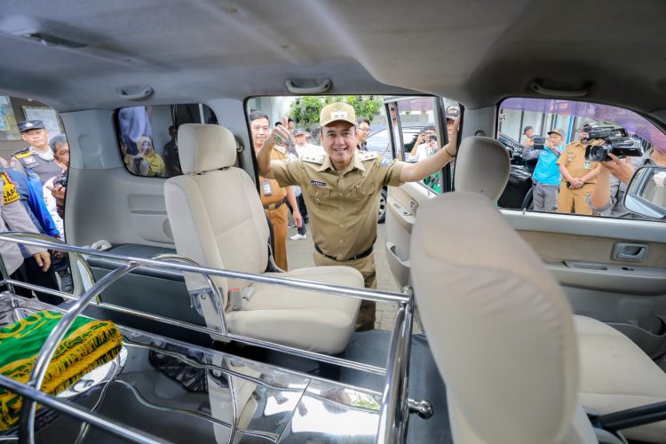 Warga Patungan, Kelurahan Margahayu Utara Kini Punya Ambulans Siaga!