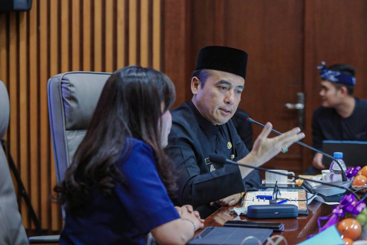 Erwin Tegaskan: Rumah Sakit Wajib Layani Warga Bandung Tanpa Diskriminasi!