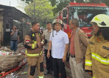 Kebakaran Hanguskan 8 Bangunan di Jalan Cilentah, 21 KK Terdampak