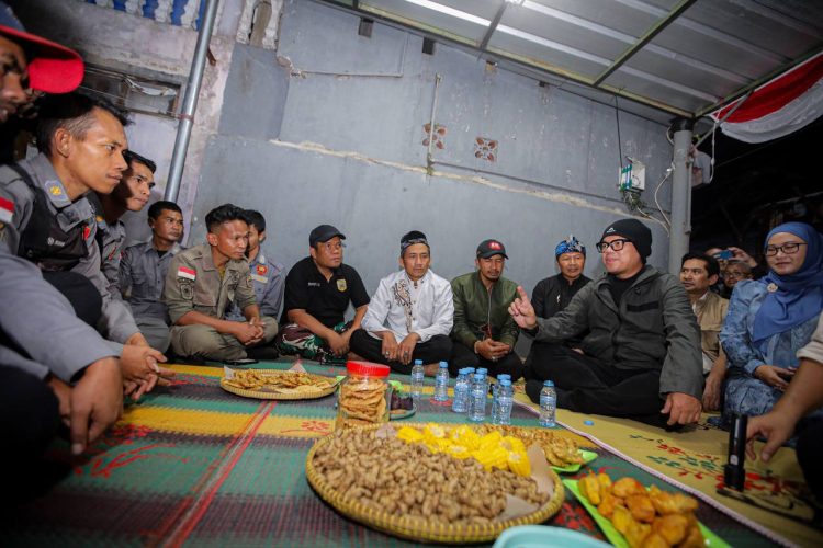 Bandung Jadi yang Tercepat Aktifkan Siskamling, Wamendagri Beri Apresiasi
