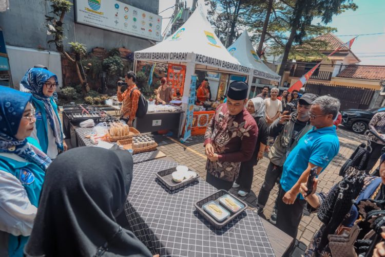 UMKM di Babakan Ciparay Dapat Sertifikat Halal, Pelaku Usaha: Sangat Membantu!