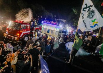 Ribuan Warga Tumpah Ruah Sambut Sumirat Bandung Citylight Carnival