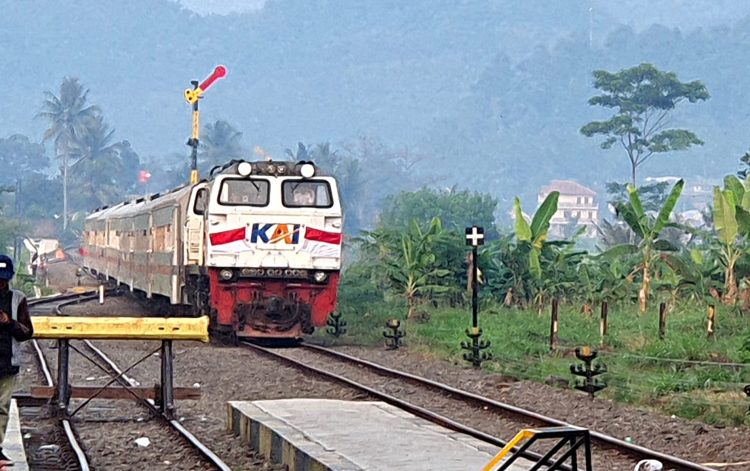 Jalur Kereta di Jawa Barat Bakal Diaktifkan Lagi, Target Selesai Awal 2027