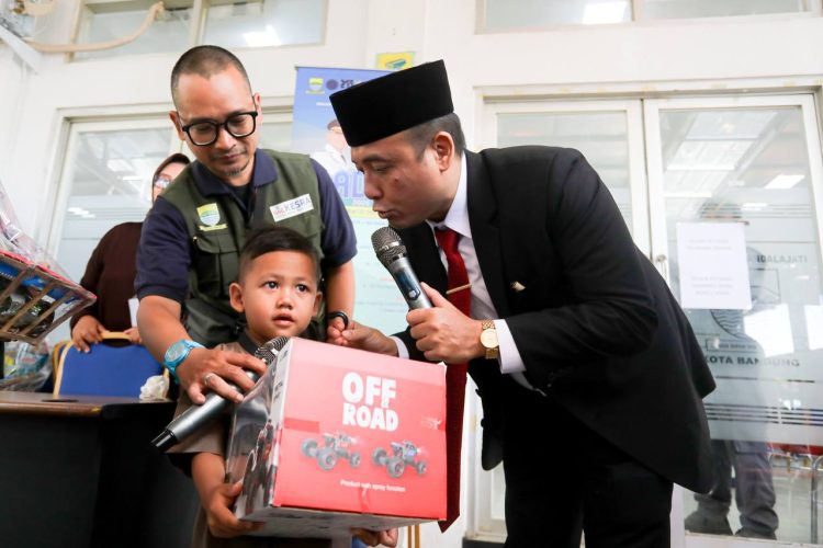 Ngadoor Mampir ke Mandalajati, 20 Anak Bandung Dapat Layanan Khitan Gratis!