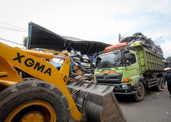 Pemkot Bandung Kebut Angkut Sampah, Farhan Targetkan TPS Sederhana Bersih dalam Dua Hari