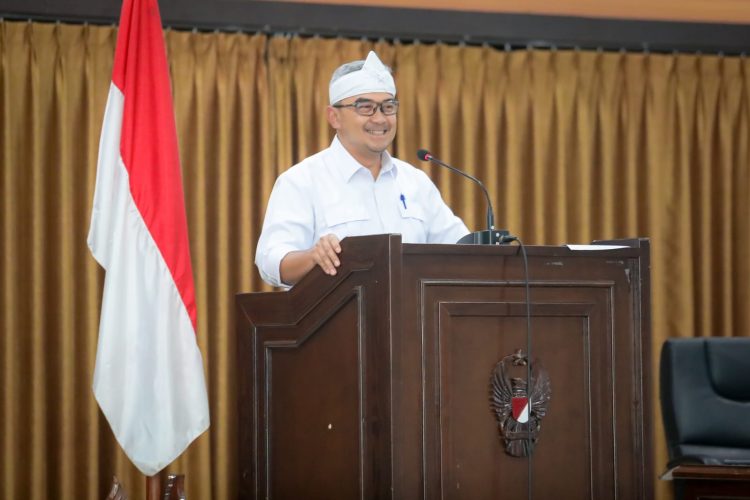 Wali Kota Bandung Imbau Warga Waspada Cuaca Ekstrem, Ajak Jaga Drainase dan Pohon di Sekitar Rumah