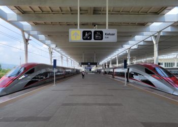 Airlangga Ungkap Turis Malaysia Ramai Coba Whoosh dan Belanja di Bandung